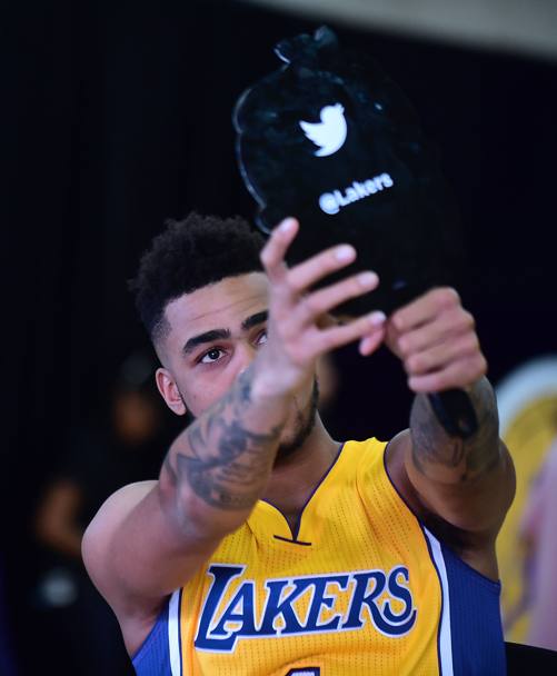 Selfie time per D&#39;Angelo Russell dei Lakers. Afp